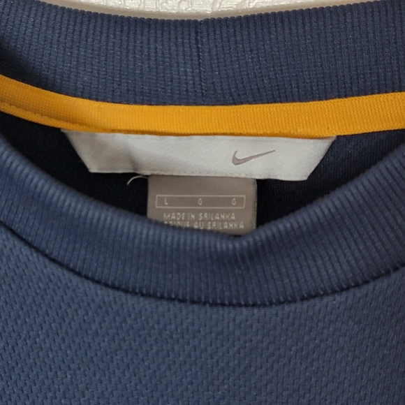 Vintage Nike Grey Tag Longsleeve Shirt - Picture 5 of 5